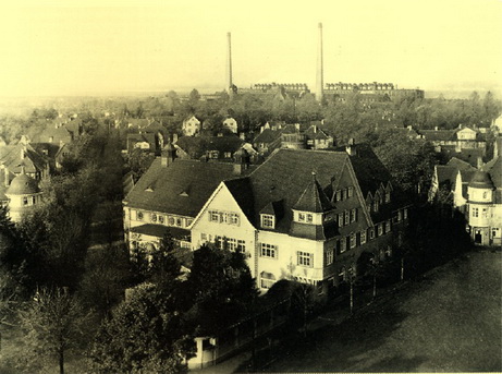 Kaiserkrone mit Pergola_resize.jpg